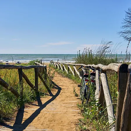 شقة Bright Garden Near The Sea بيبيوني